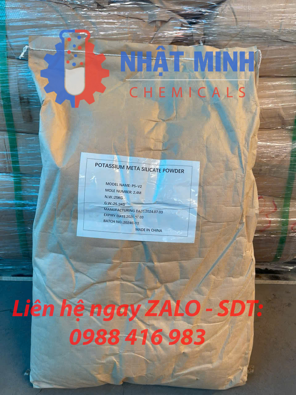 Bao bì sản phẩm Potassium Meta Silicate Powder đóng gói tại nhà máy, ghi rõ ngày sản xuất và hạn dùng