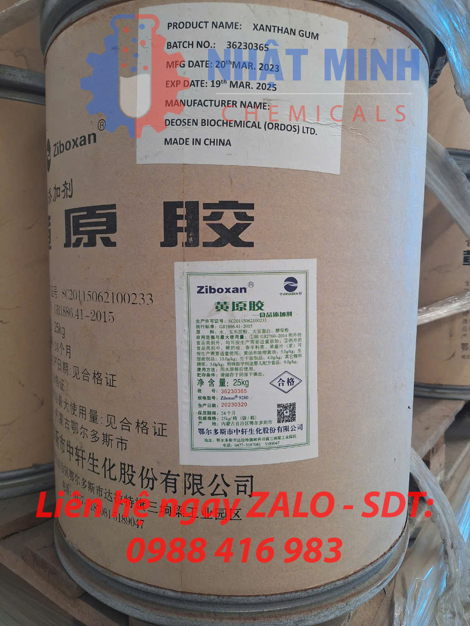 Hình ảnh sản phẩm Xanthan Gum Ziboxan 25kg, sản xuất bởi Deosen Biochemical (Ordos) Ltd. - Trung Quốc, được nhập khẩu và phân phối chính hãng bởi Nhất Minh Chemicals. Sản phẩm đạt tiêu chuẩn GB 1886.41-2015, dùng trong công nghiệp thực phẩm, mỹ phẩm và dược phẩm.